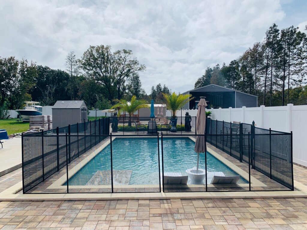 fences for swimming pools